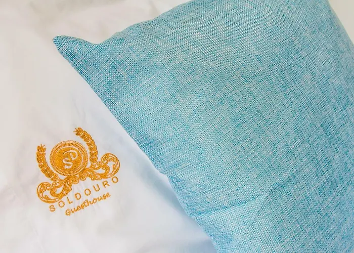 Soldouro Гостевой дом Авейру