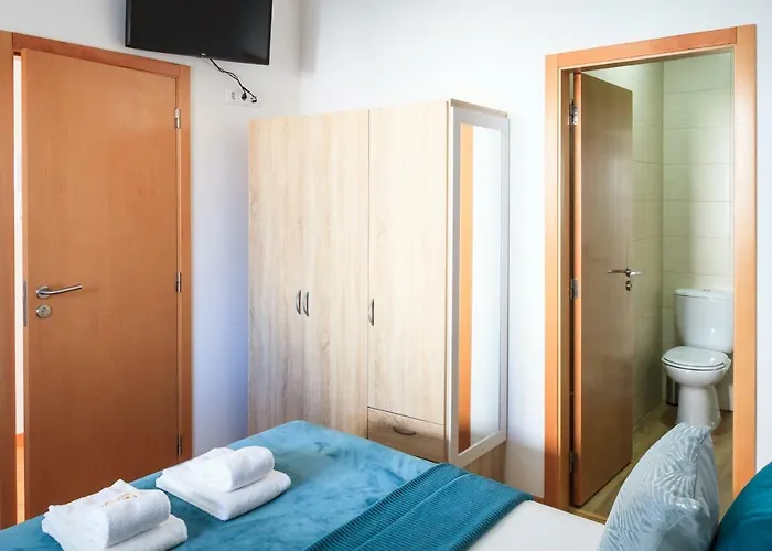 Soldouro Гостевой дом Авейру